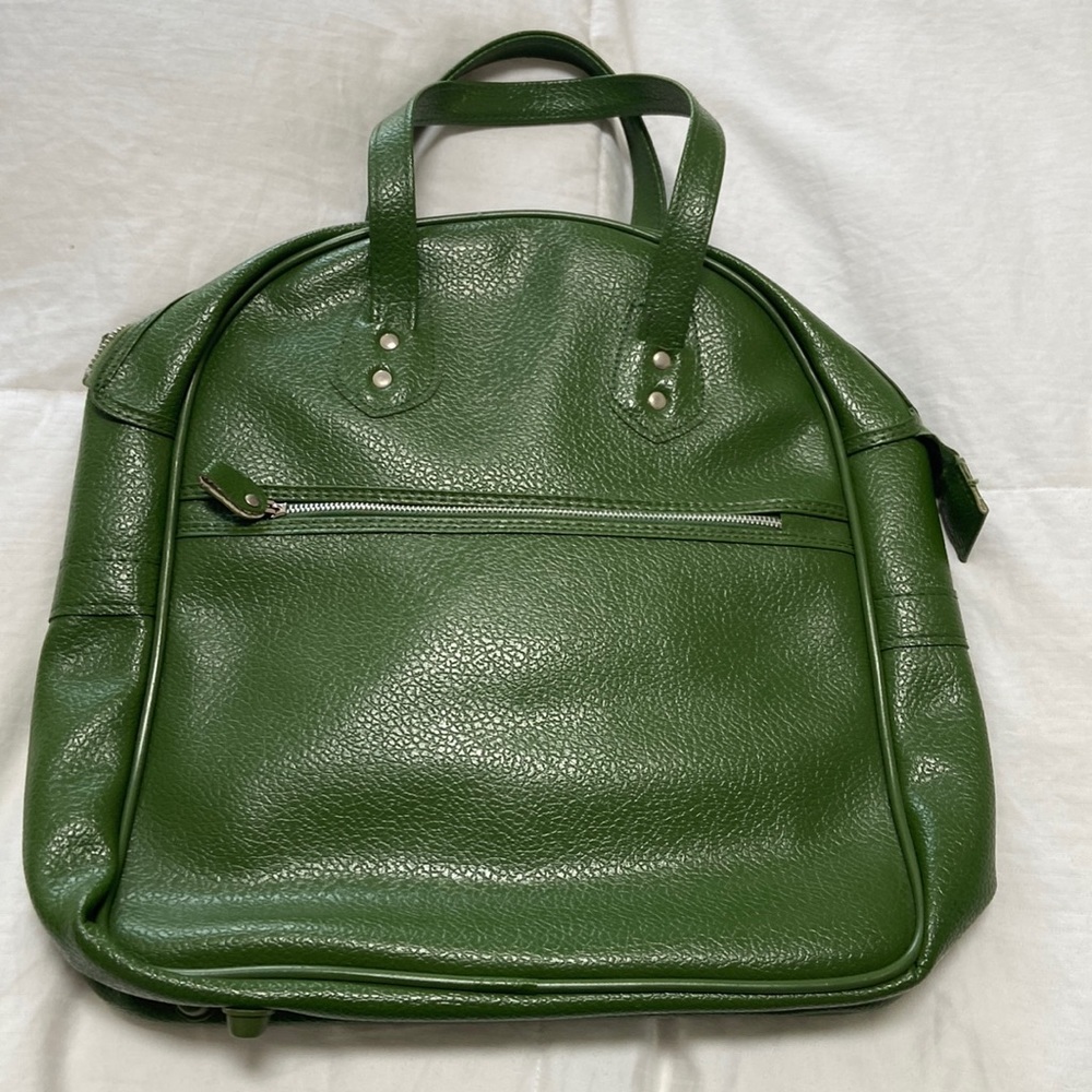 Awesome 1970’s Avocado Green Vintage carry on bag. NOS. Never used.